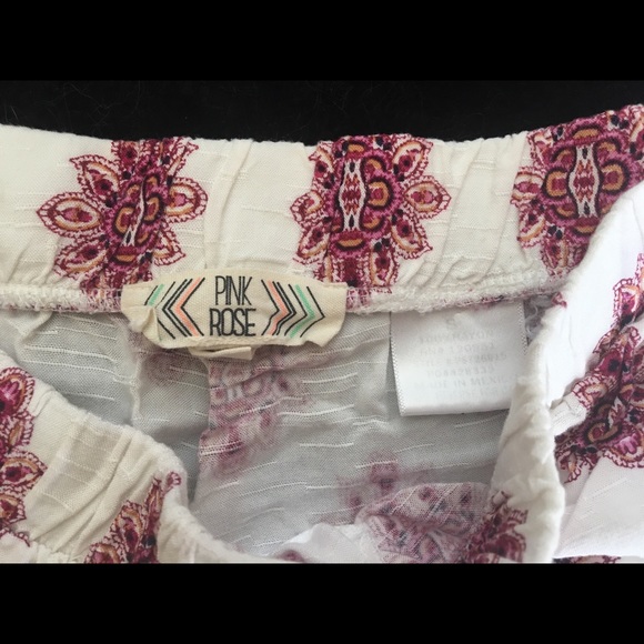 Pink rose white patterned shorts - Picture 2 of 5